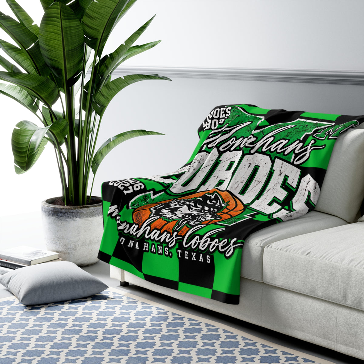 Monahans Loboes Sherpa Fleece Blanket