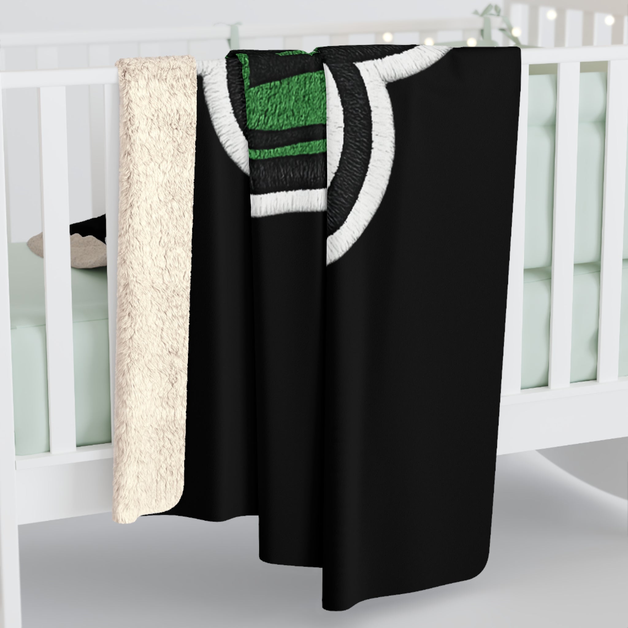 Loboes Paw Sherpa Blanket