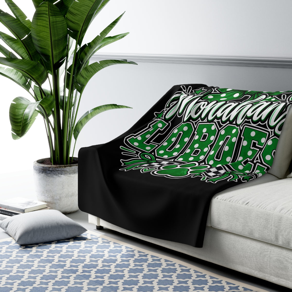 Monahan's Loboes Sherpa Fleece Blanket — Green Paw & Bow School Spirit Throw