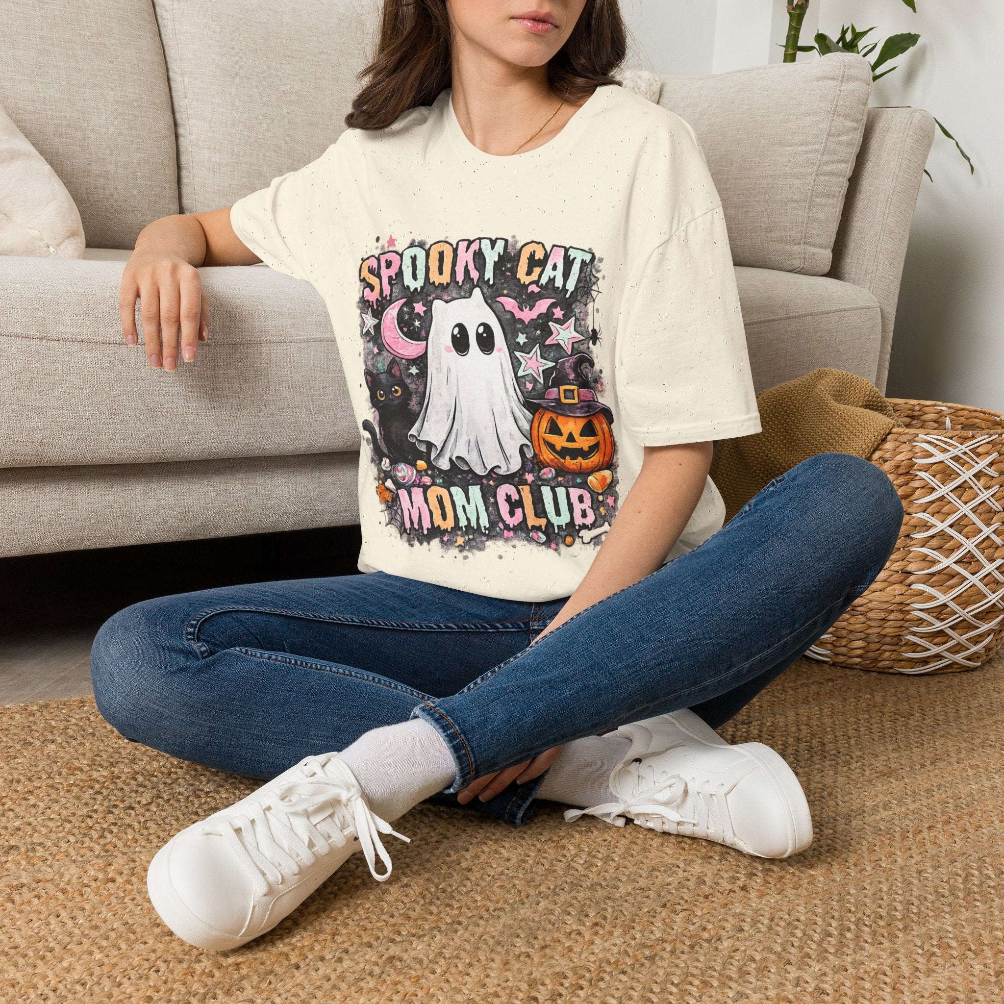 Spooky Cat Mom Club T-Shirt | Cute Halloween Ghost Cat Graphic tee | Retro Black Cat Shirt | Fall Cat Lover Tee | Halloween Gift
