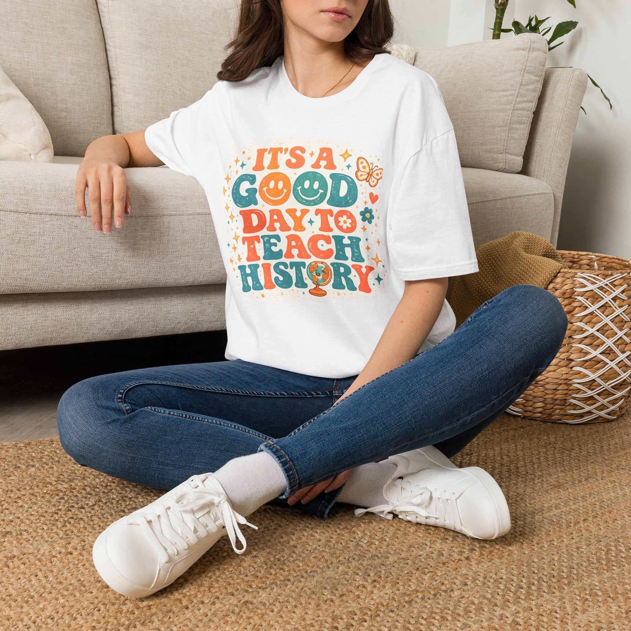 It’s a Good Day to Teach History Retro Teacher T-Shirt | Vintage History Teacher Graphic Tee | Back to School Gift for Educators