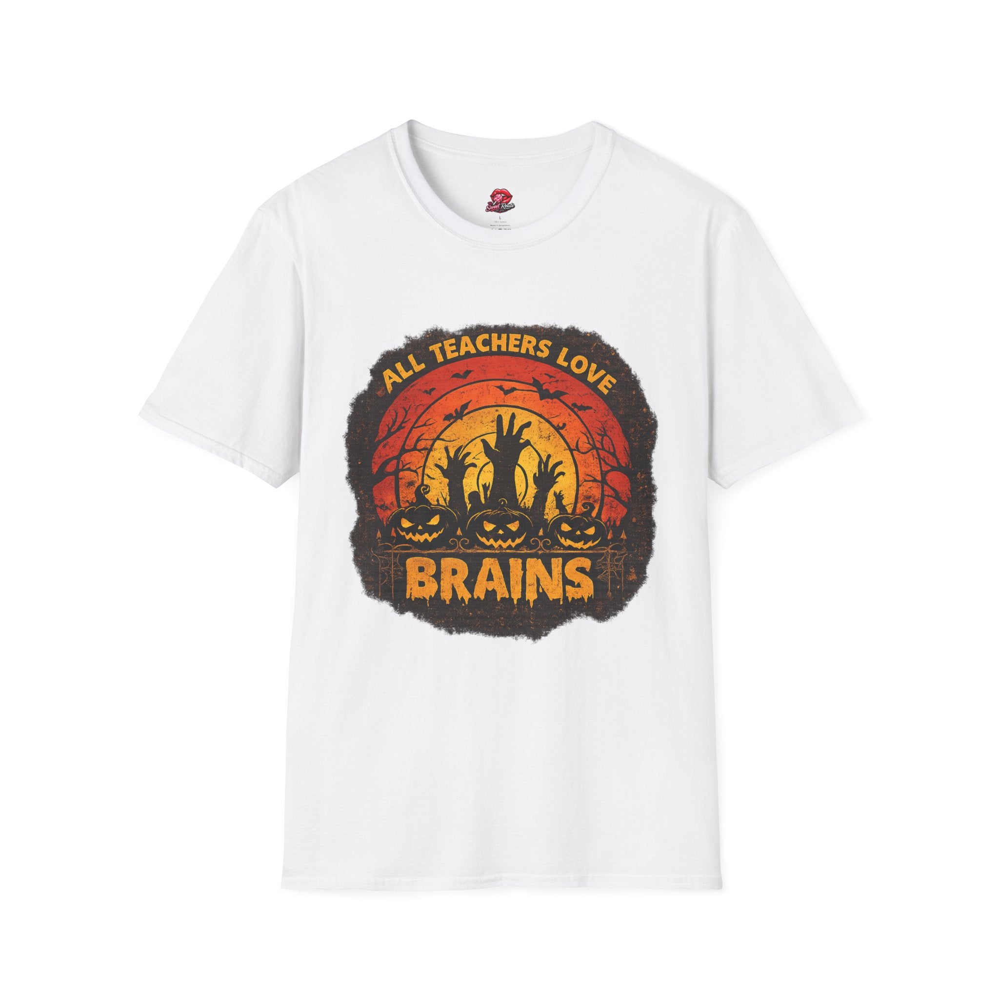 All Teachers Love Brains Halloween Teacher Shirt | Funny Vintage Teacher Halloween T-Shirt | Retro Fall Teacher Gift | Spooky Season Tee