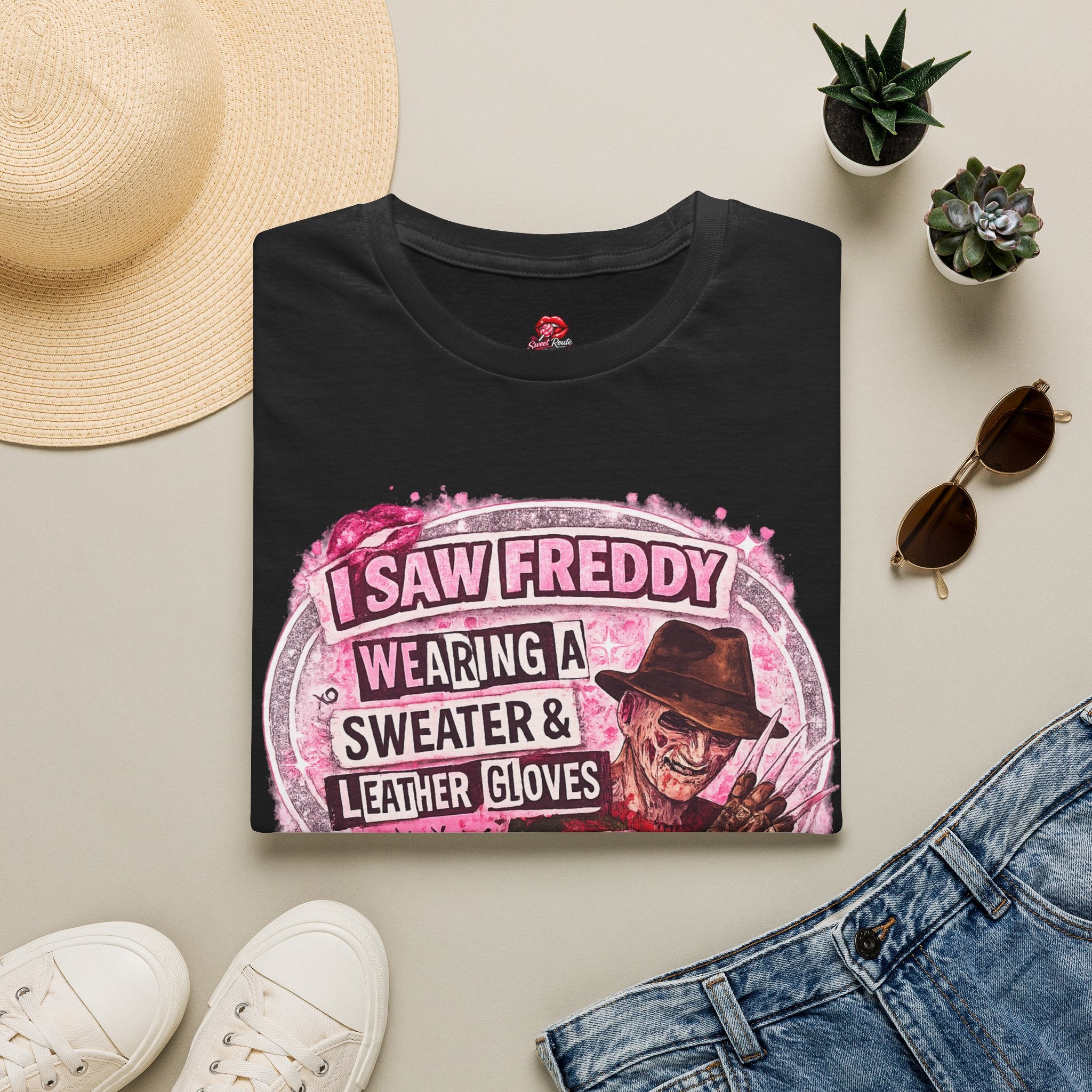 I Saw Freddy Wearing Pink Shirt | Funny Horror Halloween T-Shirt | Retro Slasher Graphic Tee | Cute Spooky Season Horror Fan Shirt