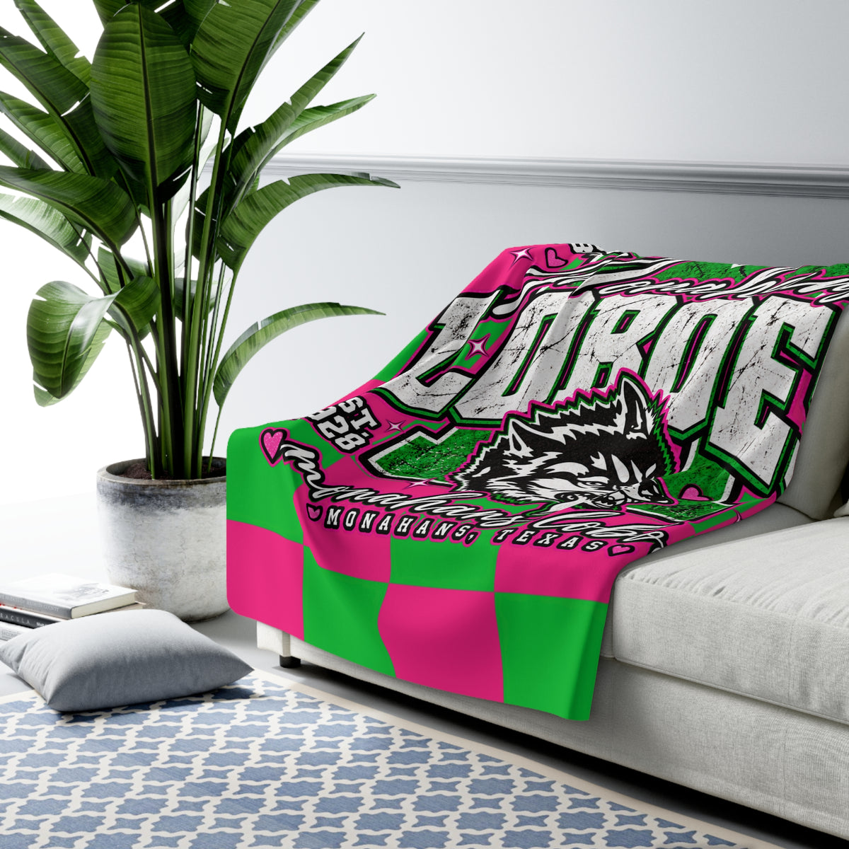 Monahans Loboes Sherpa Fleece Blanket