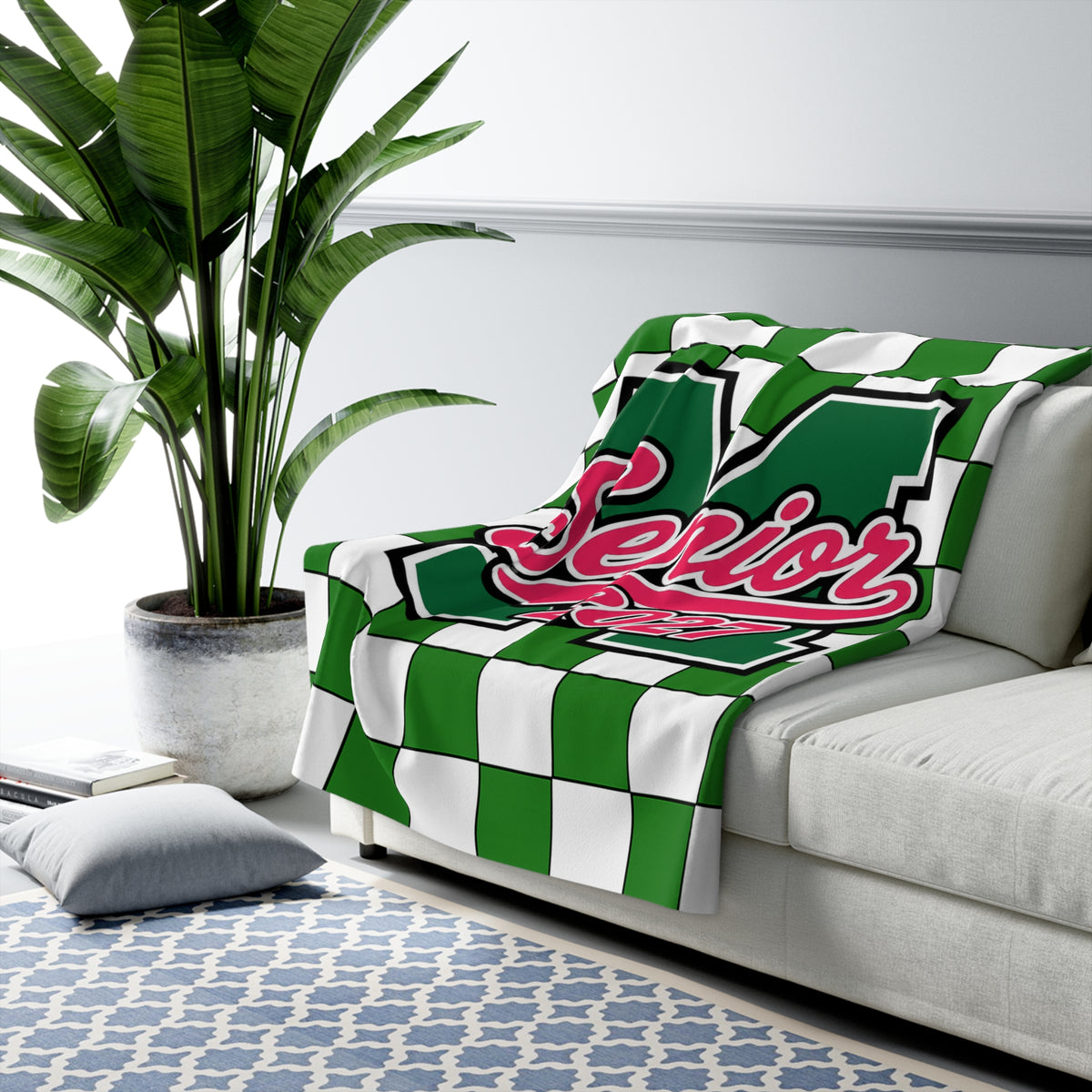 Senior 2027 Sherpa Fleece Blanket – Green Checkerboard Graduation Throw