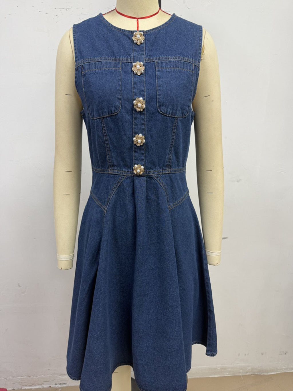 48027894-6ddd-4d93-b9d8-cbb6f4877a03-Max