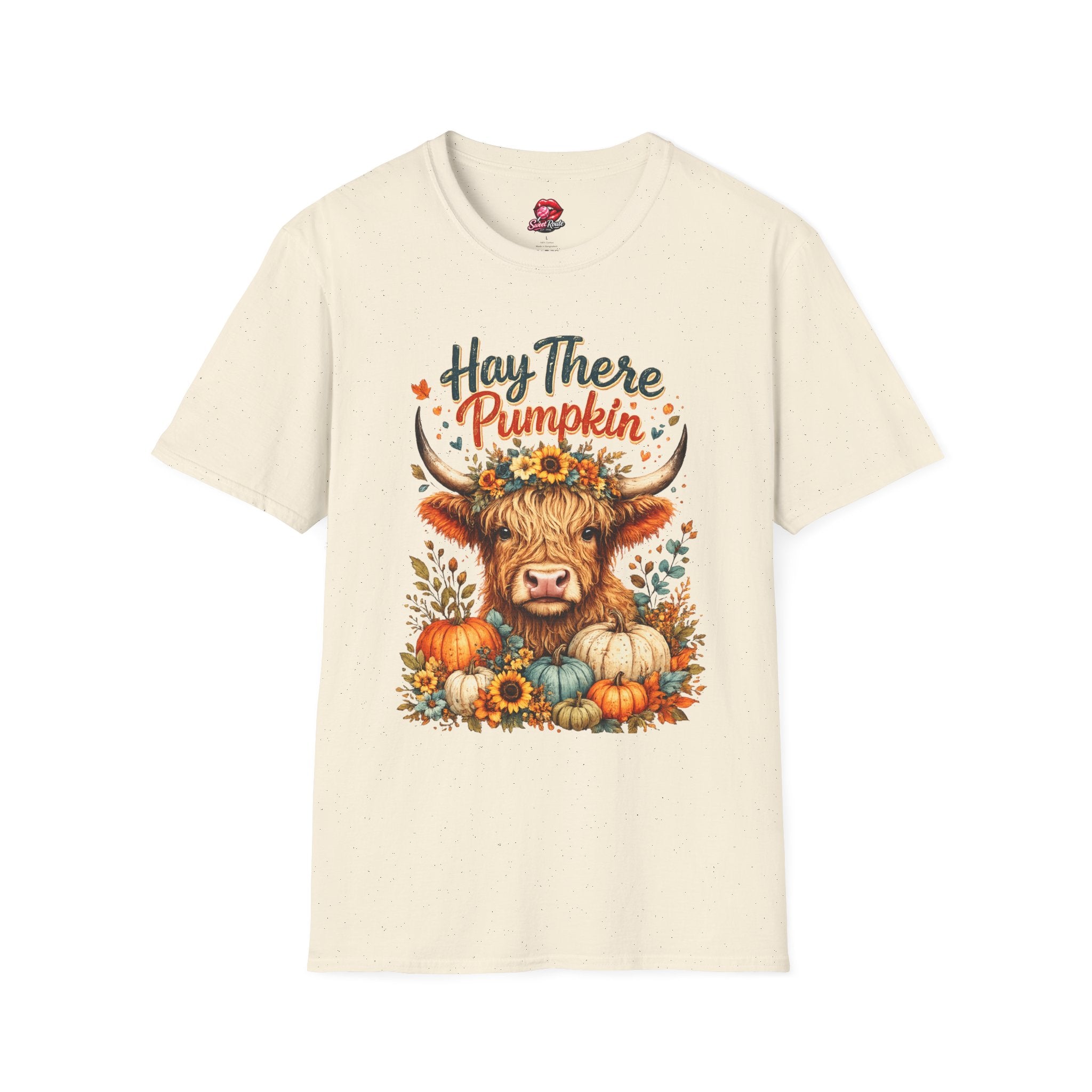 Hay There Pumpkin Highland Cow T-Shirt | Cute Fall Cow Graphic Tee | Autumn Pumpkin Farm Fall Tee | Cozy Country Style