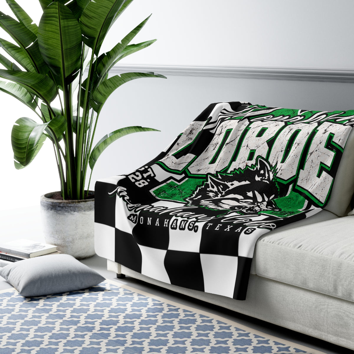 Monahans Loboes Sherpa Fleece Blanket