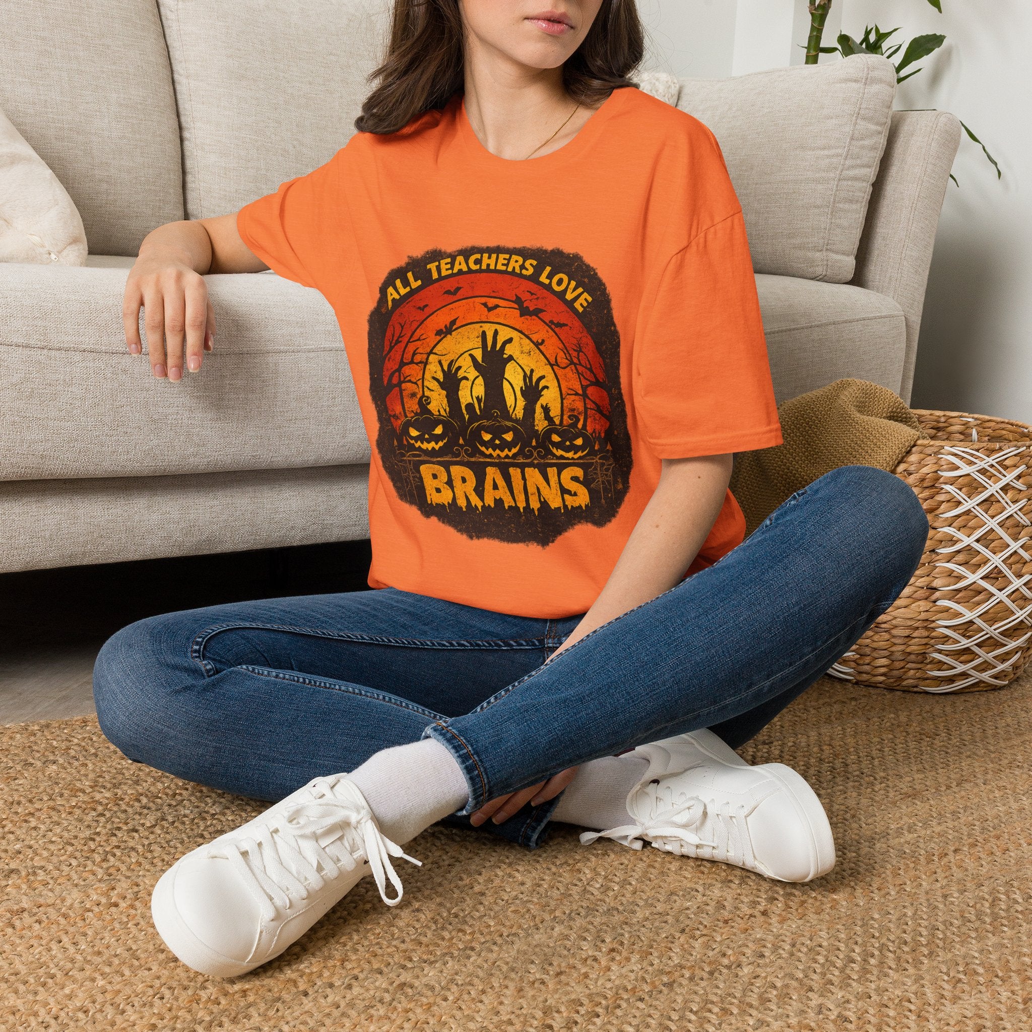 All Teachers Love Brains Halloween Teacher Shirt | Funny Vintage Teacher Halloween T-Shirt | Retro Fall Teacher Gift | Spooky Season Tee